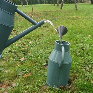 Compléter avec 9 L d'eau pour pouvoir traiter 10 m²